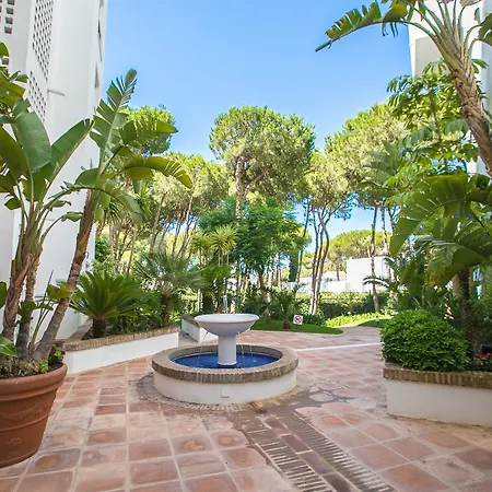Oleholidays Estudio Medina Garden Apartment Marbella