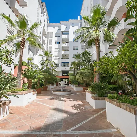 Oleholidays Estudio Medina Garden * Marbella